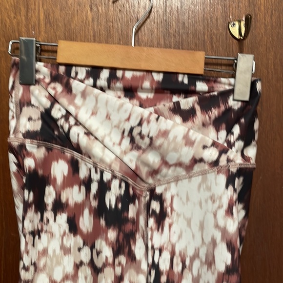 NWOT Aerie Crossover Waist Printed Leggings - Picture 3 of 6